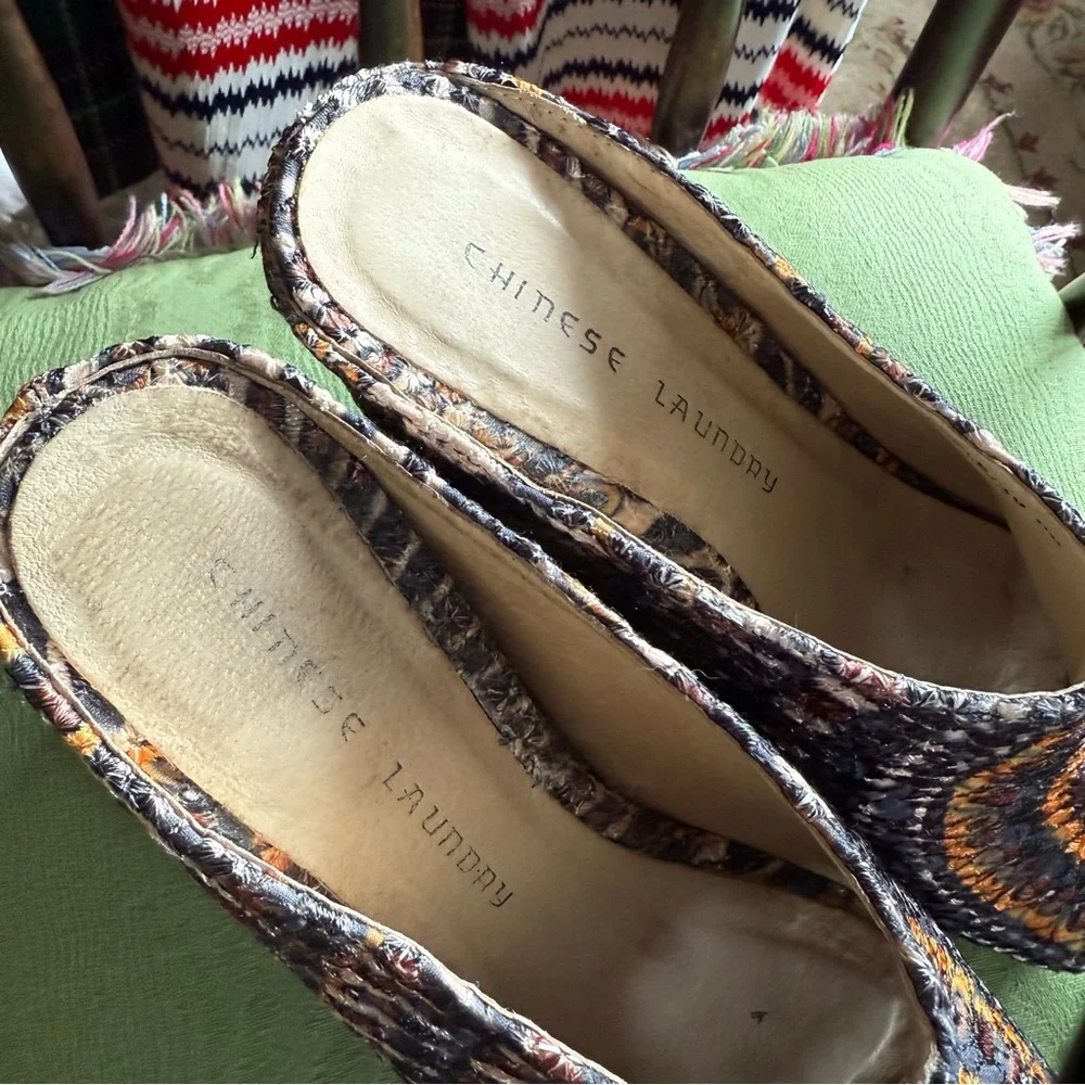 Chinese Laundry - Multicolor Espadrilles - Orange, Black, and Beige - Women’s 8